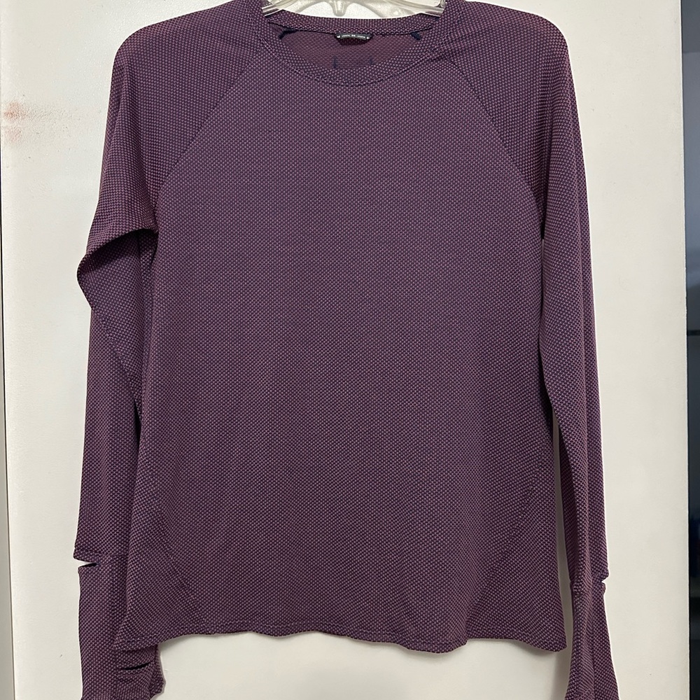 Oiselle Fly Out Long Sleeve Running Shirt. Size 8